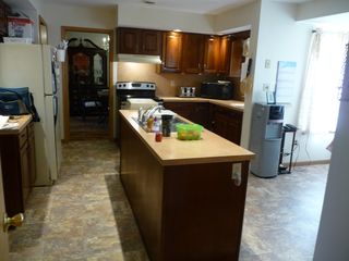 kitchen w/island