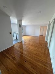 62-40 Woodhaven Blvd #26, Middle Village, NY 11379