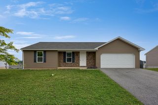 10 Hillside Dr, Newmanstown, PA 17073