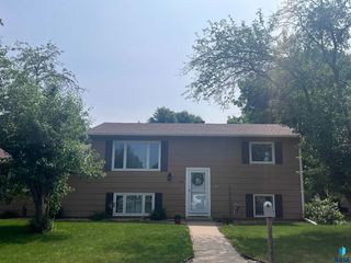 6500 W  Oriole Cir, Sioux Falls, SD 57106