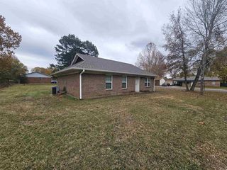 10 Meadowlark Dr, Cabot, AR 72023