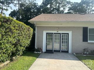 30 E  67th St #A, Savannah, GA 31405