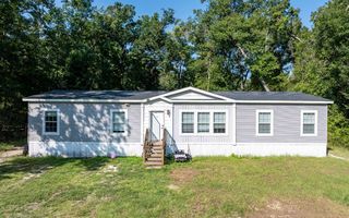 1932 SW Newark Dr, Fort White, FL 32038