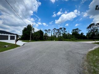 Burri Ct #13, North Pt, FL 34288