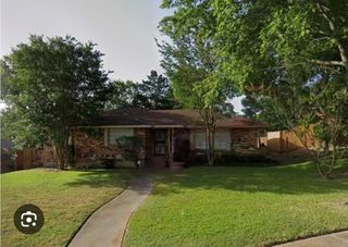 926 Wolf Creek Cir, Dallas, TX 75232
