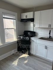 900 Washington Ave #1, Alton, IL 62002