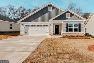 139 Red Tail Cir, Byron, GA 31008