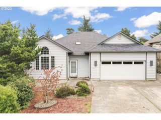 900 8th St, Florence, OR 97439