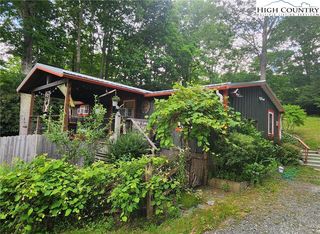 77 Mountain Ridge Road, Newland, NC 28657