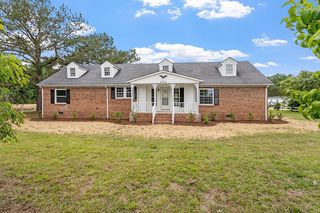 724 Hawkins Rd, Selma, NC 27576