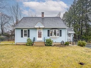 33 Woodside Dr, Agawam, MA 01001