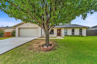 216 SW 78th St, Lawton, OK 73505