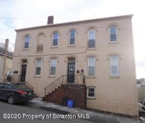 9-11 Market St, Pittston, PA 18640