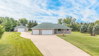 W4795 Deer Run Dr, Black Creek, WI 54106