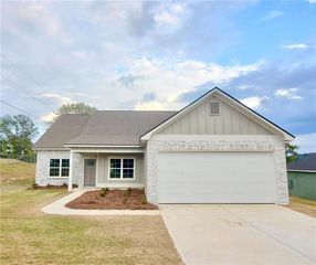 3106 Newsome Rd, Phenix City, AL 36867