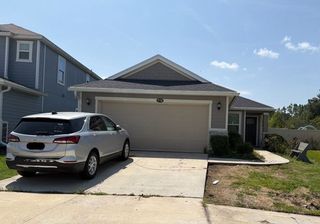 9730 Skydive Ct, Jacksonville, FL 32221