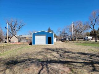 111 N  6th Ave, Edgemont, SD 57735