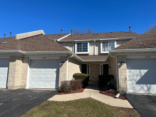 428 Lakeview Cir, Bolingbrook, IL 60440