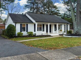 7547 Thorncliff Dr, Charlotte, NC 28210