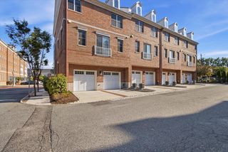 58 Carillon Cir, Livingston, NJ 07039