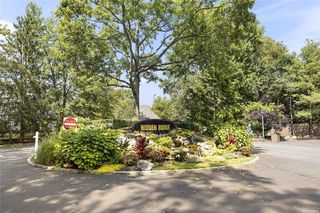 191 Fen Way #191, Syosset, NY 11791