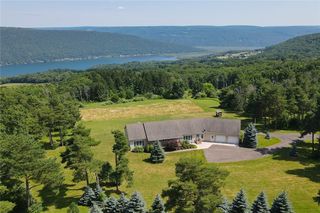 6600 Fribolin Rd, Naples, NY 14512