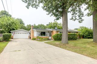 2415 16th Ave, Port Huron, MI 48060