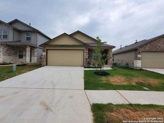 153 Middle Green Loop, Floresville, TX 78114