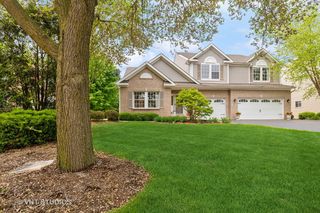 404 Regent Ct, Lindenhurst, IL 60046