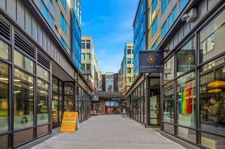 427 NE 72nd St #606, Seattle, WA 98115