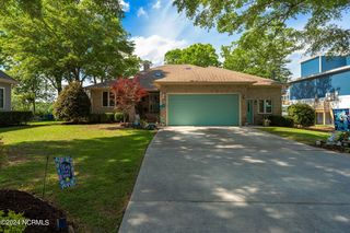 903 Chadwick Shores Drive, Sneads Ferry, NC 28460