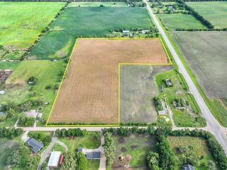 S  Kansas Rd, Newton, KS 67114