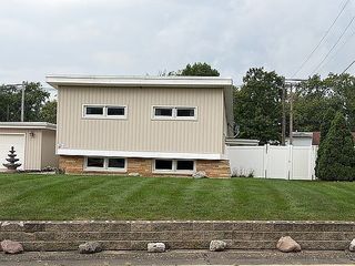 1109 S  Westlawn Ave, Champaign, IL 61821