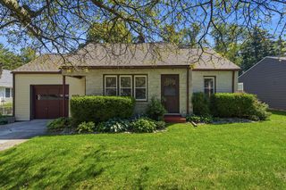 1130 Fletcher Ave, Kalamazoo, MI 49006