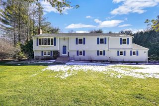 8 Sherwood Dr, Belchertown, MA 01007