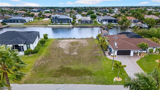 2856 SW 26th Place Cpe, Coral, FL 33914