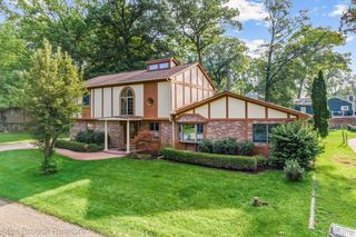 3793 Alcott, West Bloomfield, MI 48324