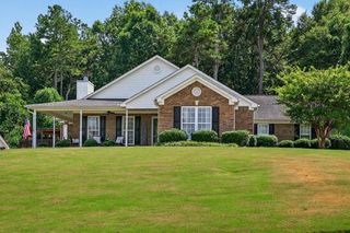 726 Overlook Dr, Winder, GA 30680