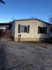 126 2nd Ave, Evanston, WY 82930