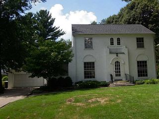 323 Crescent St SE, Cedar Rapids, IA 52403