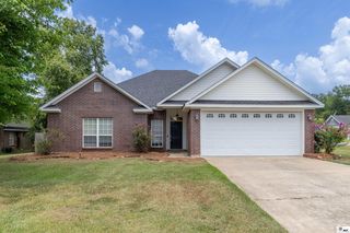 100 Curry Creek Ct, Calhoun, LA 71225