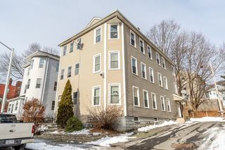 6 Lund St, Worcester, MA 01607