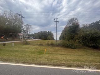 Miles Rd, Dallas, NC 28034