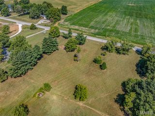 22809 Saint Rose Rd, Highland, IL 62249