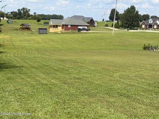 9 Lawrenceburg Rd, Chaplin, KY 40012