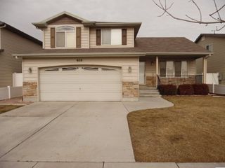 950 W  Longleaf Dr, North Salt Lake, UT 84054