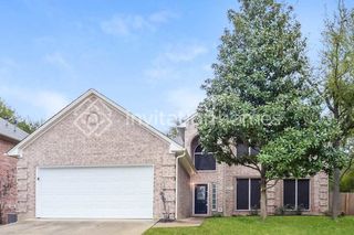 6517 Forest Park Dr, Arlington, TX 76001