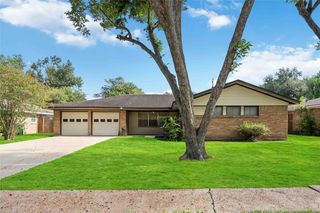 7719 Wilmerdean St, Houston, TX 77061