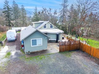 588 NW Scenic Dr, Grants Pass, OR 97526