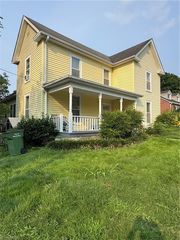 132 Orchard St, Mount Airy, NC 27030